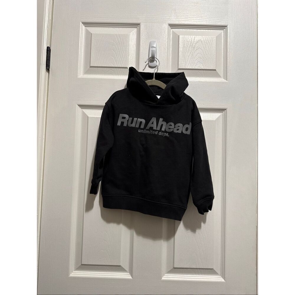 Zara boy’s hoodie sweater size 5